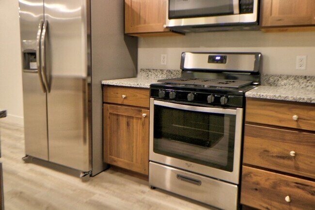 Building Photo - 67 E 500 S