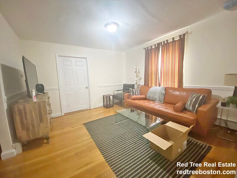 Building Photo - 359 Market St