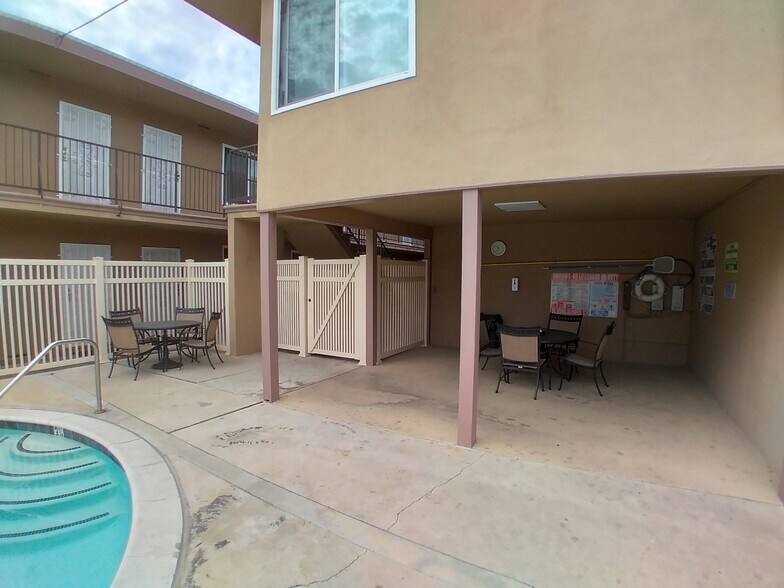Pool area - 10535 National Blvd