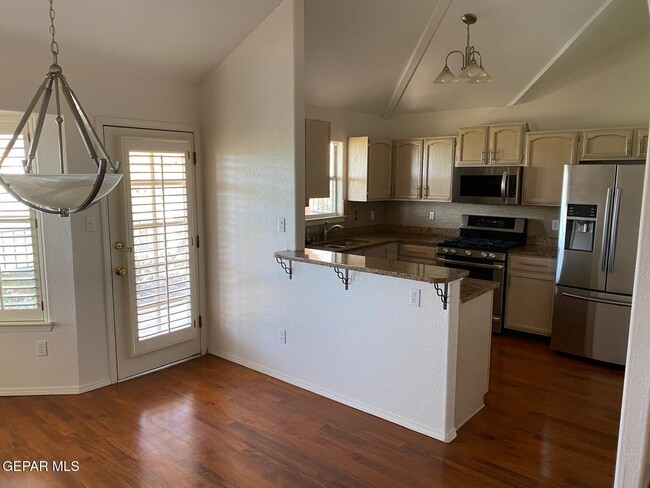 Building Photo - 715 Espada Dr