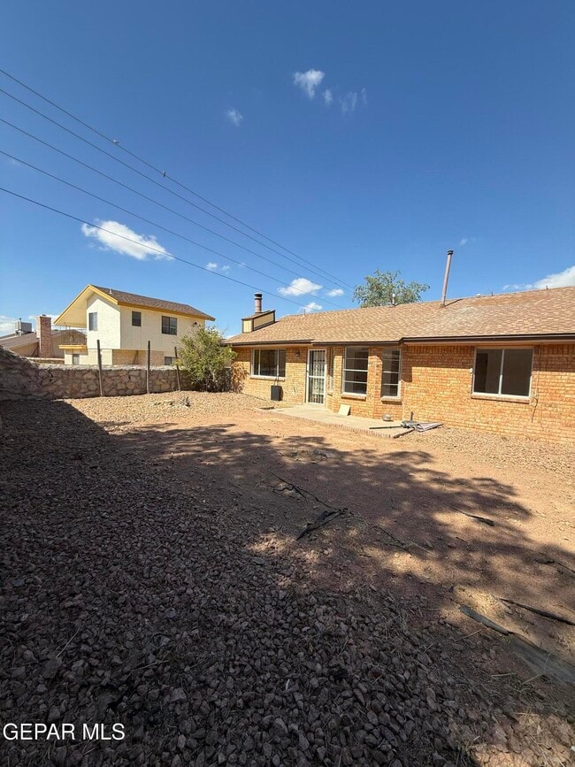 Building Photo - 1670 Jones Ln