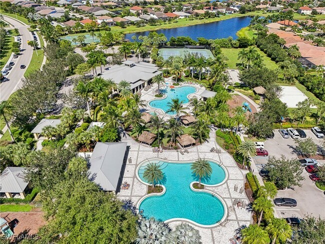 Building Photo - 2080 Wellington St