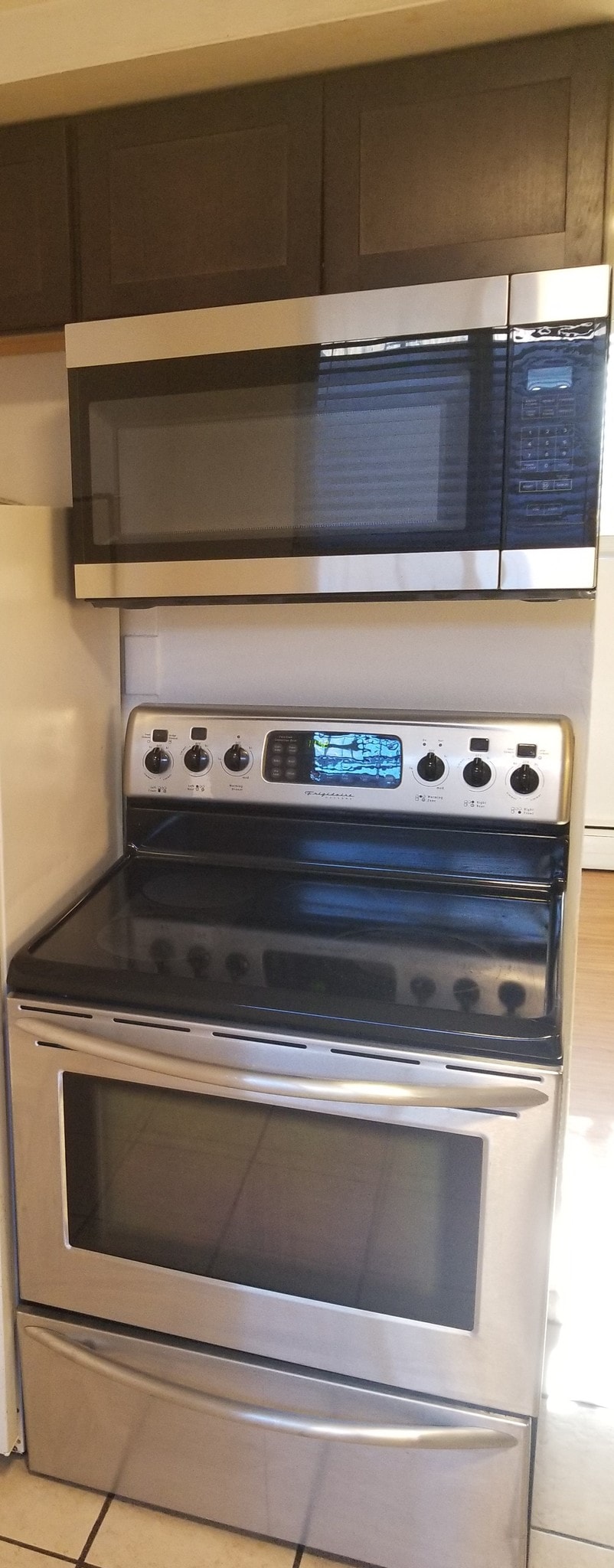 Stainless Steel Appliances - 4024 Osage St