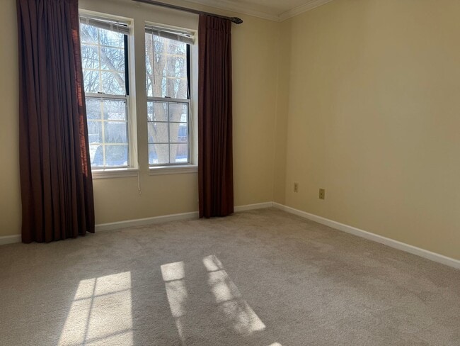 Building Photo - 921 Harbor House Dr