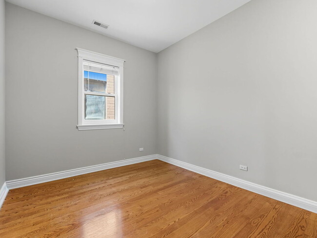 Building Photo - 1248 W Jackson Blvd