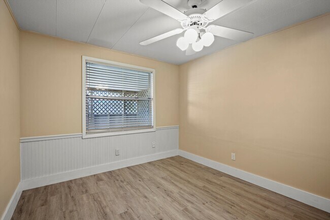 Building Photo - 145 Gassett Rd
