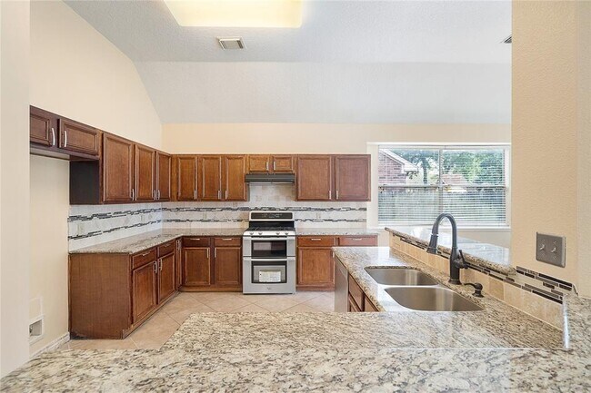 Building Photo - 18423 Cobblestone Dr