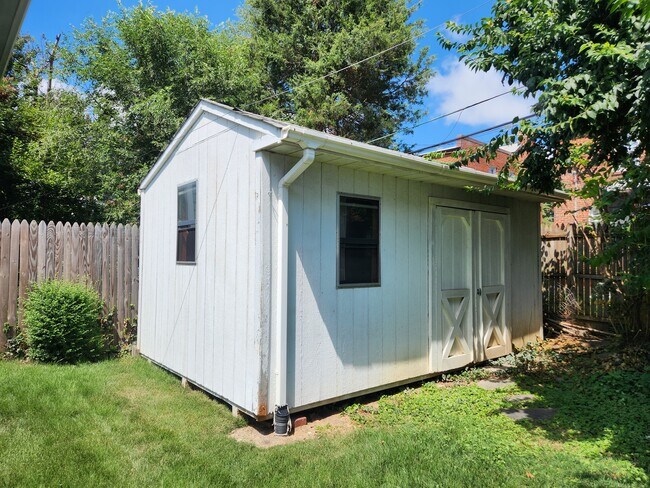 Building Photo - 3609 2nd St S