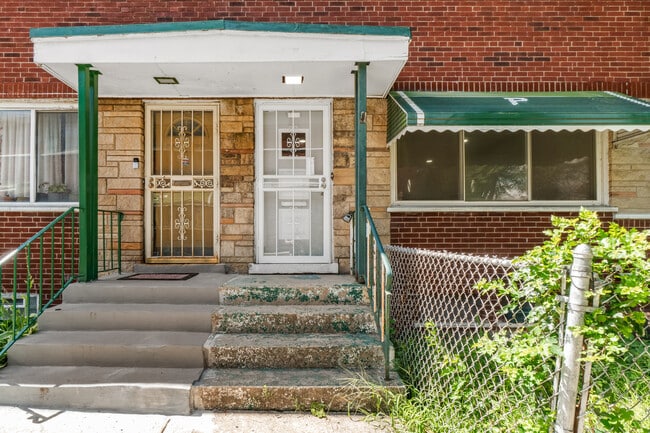 Primary Photo - 5039 W Jackson Blvd