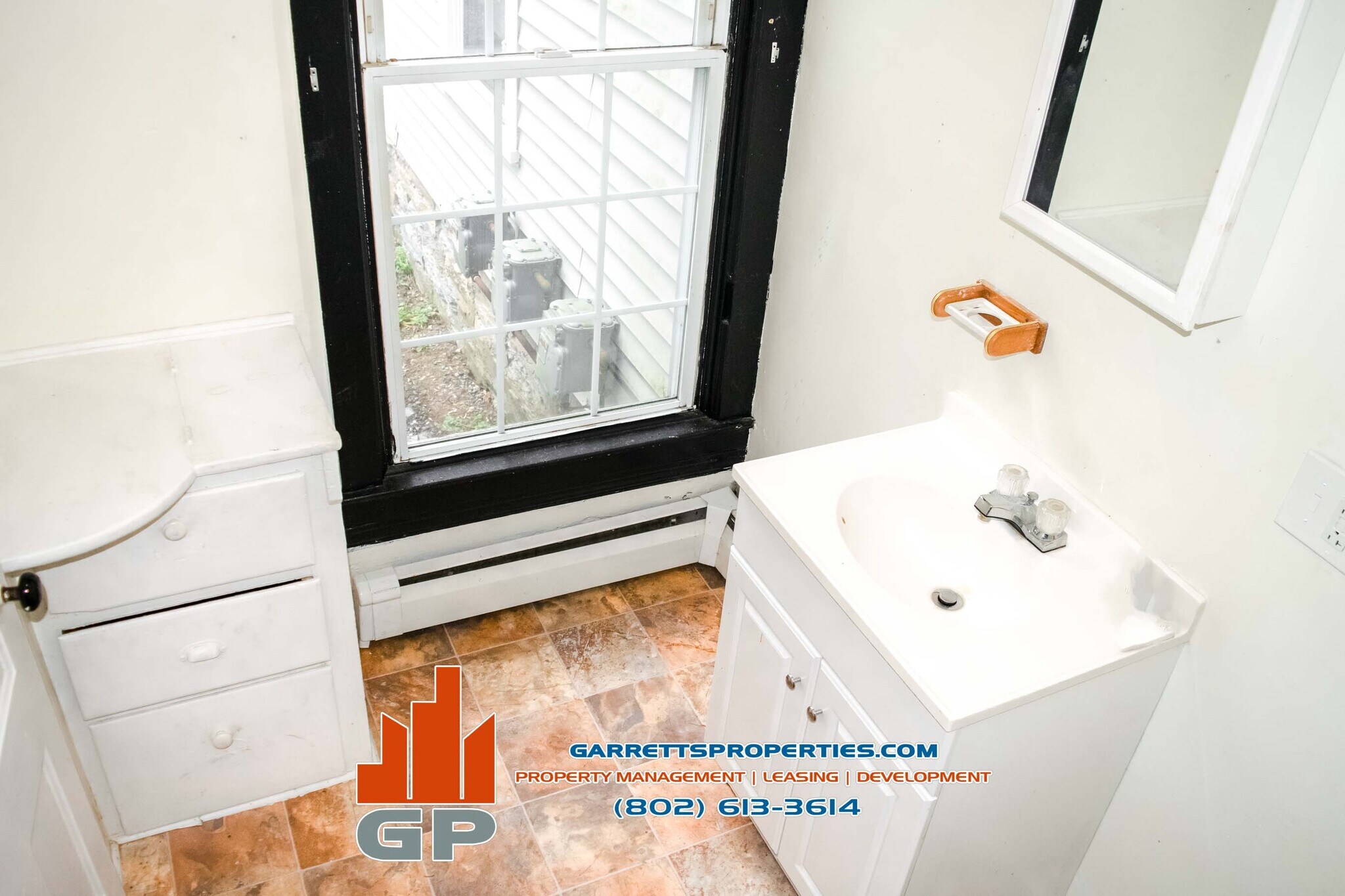 Building Photo - 64 N Pleasant St