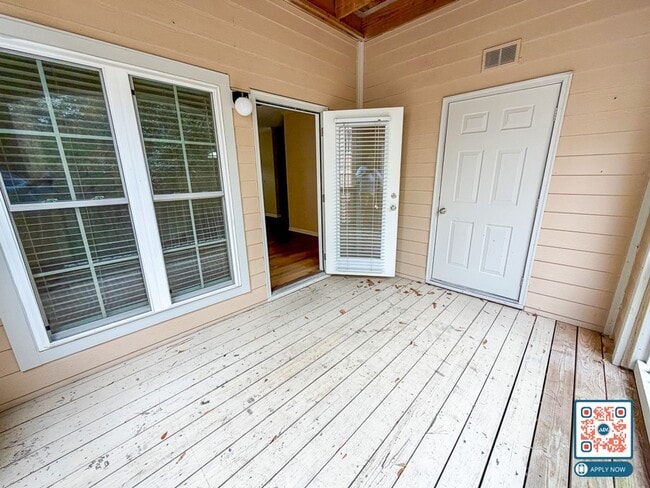 Building Photo - HOLIDAY CHEER - 50% Off 1st Month's Rent