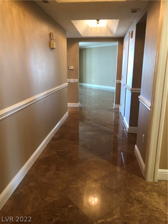 Building Photo - 2747 Paradise Rd