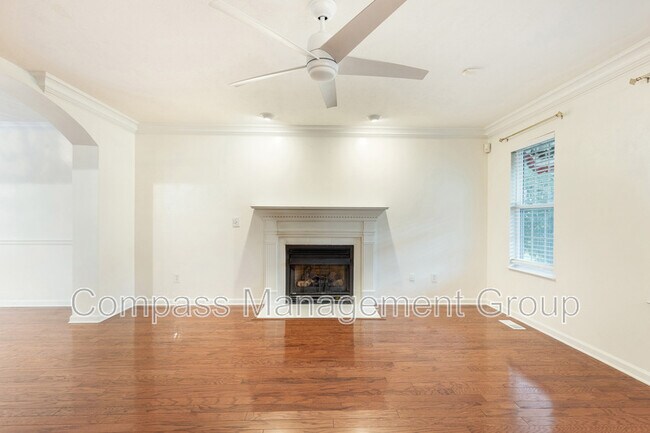 Building Photo - 1136 Paxton Dr