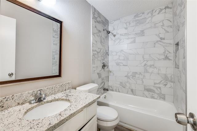 Building Photo - 830 Woodland Ct