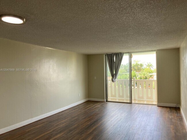 Building Photo - 7900 Tatum Waterway Dr