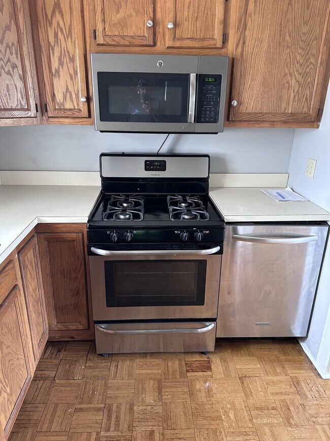 Building Photo - 292 11th St