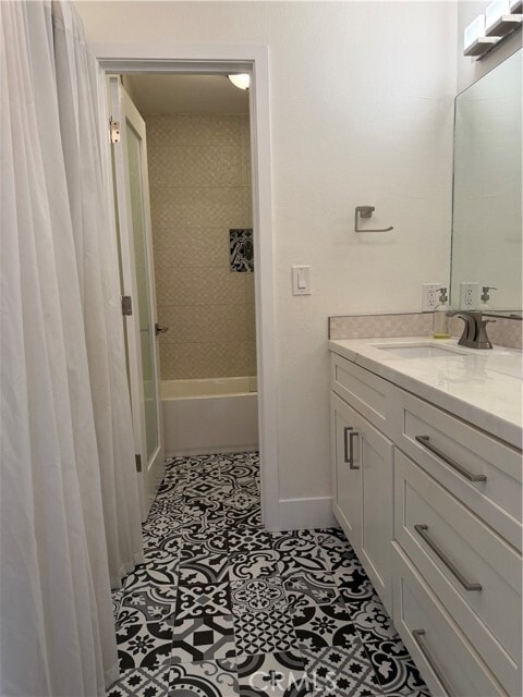 Building Photo - 6275 Canoga Ave