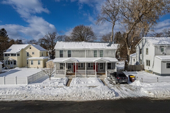 Building Photo - 99 W Circular St