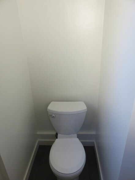 Building Photo - 508 Allen Ave