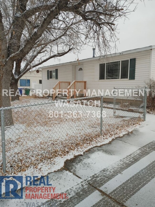 Building Photo - Take a Look at This 4 Bedroom 2 Bathroom Home in West Jordan UT!!