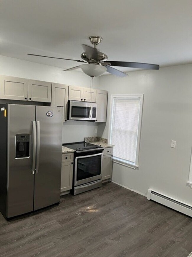 Building Photo - Newly Remodeled 3 Bedroom on 1st Floor