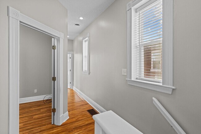 Building Photo - *MOVE IN SPECIAL* High end, 3 bedroom single family home in The Grove!