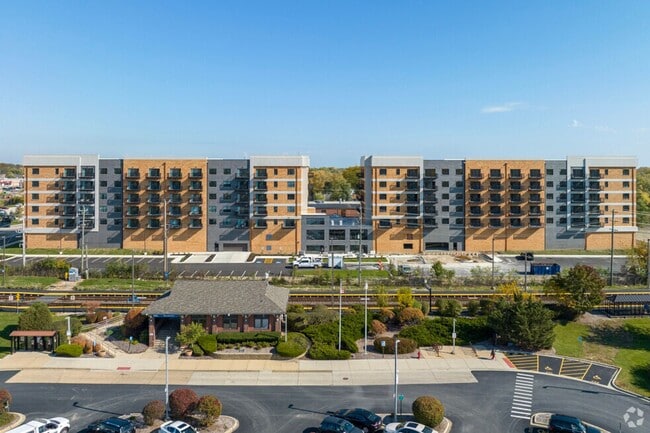 Building Photo - Cardinal Square - Building D2
