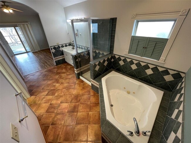 Building Photo - 10106 Schmidt Ln