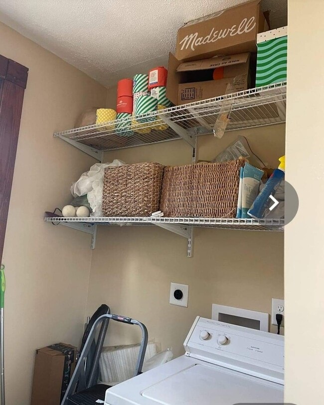 Building Photo - 14 Bardwell St