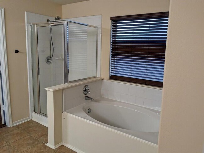 Building Photo - 18710 Cypress Lake Village Dr