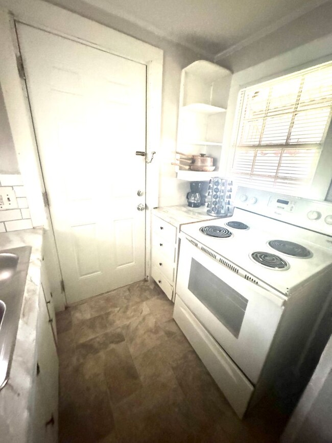 Building Photo - Rental 5 min from Downtown Columbia!