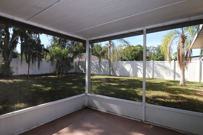 Building Photo - 3/2/2 Fence yard side, entry garage