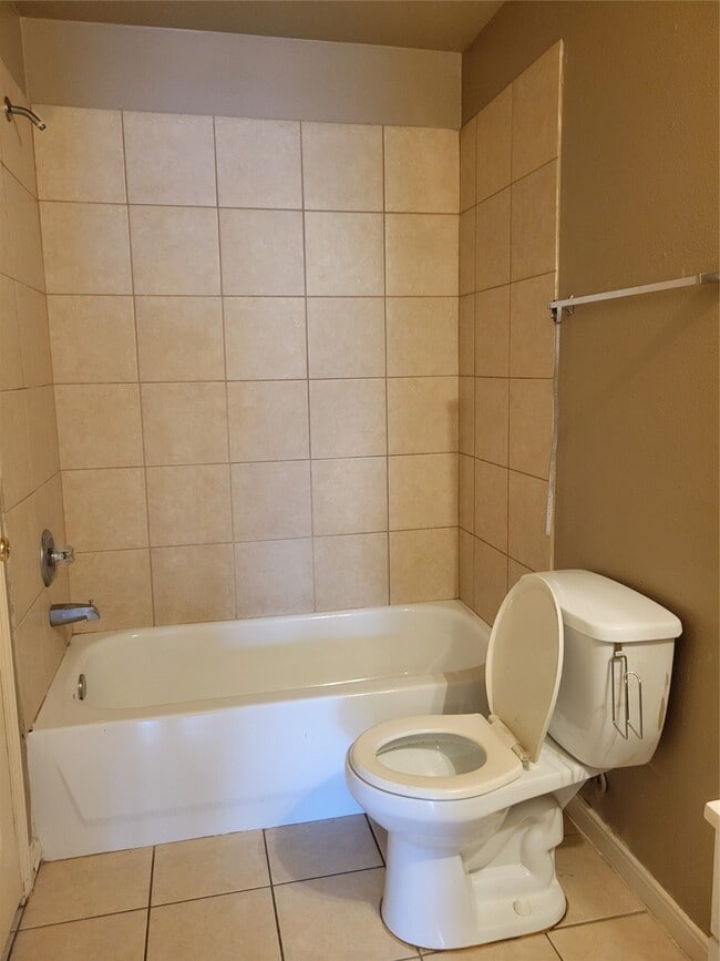 Building Photo - 4611 Knoxville St