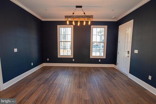 Building Photo - 106 Colonial Ct
