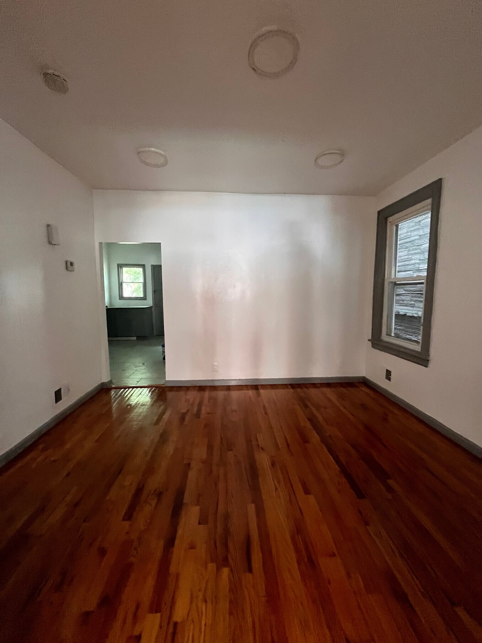 Building Photo - 133 Mallory Ave