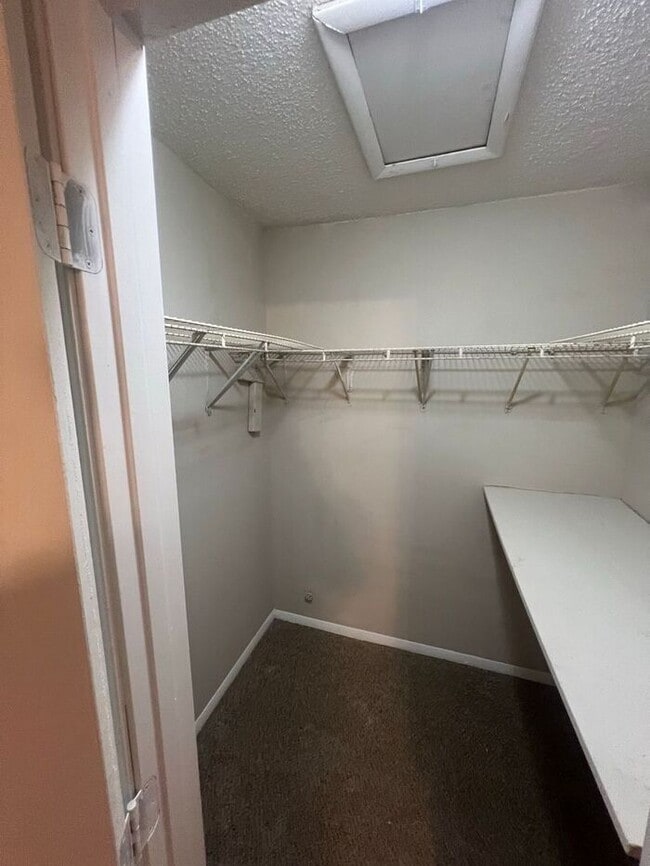 Building Photo - FINALLY a 3 bedroom 2 bath ranch duplex av...
