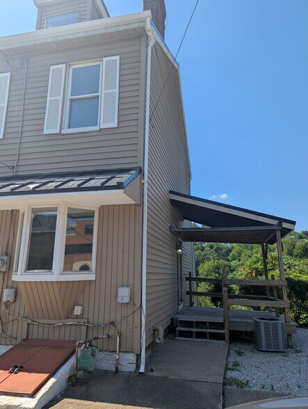 Building Photo - 4488 Minerva St