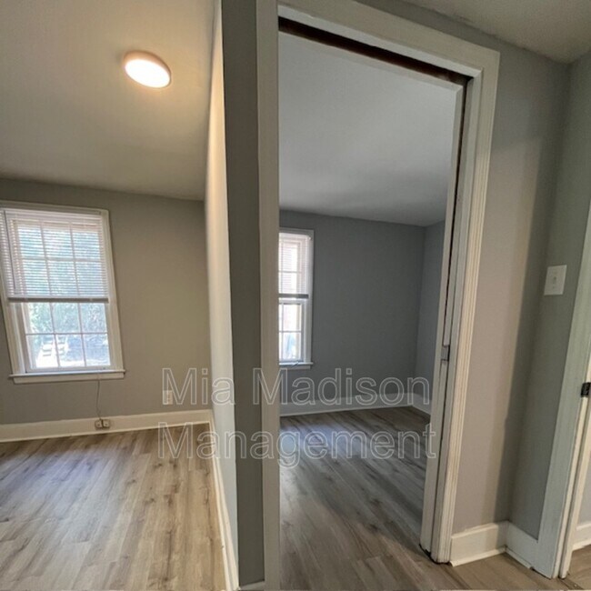 Building Photo - 40 Wesley St