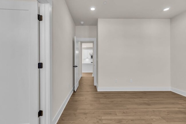 Building Photo - Charming New Build