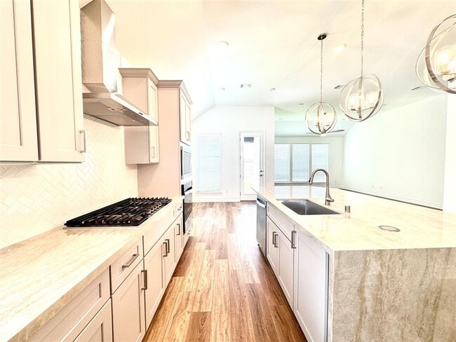 Building Photo - 25310 Framlingham Dr
