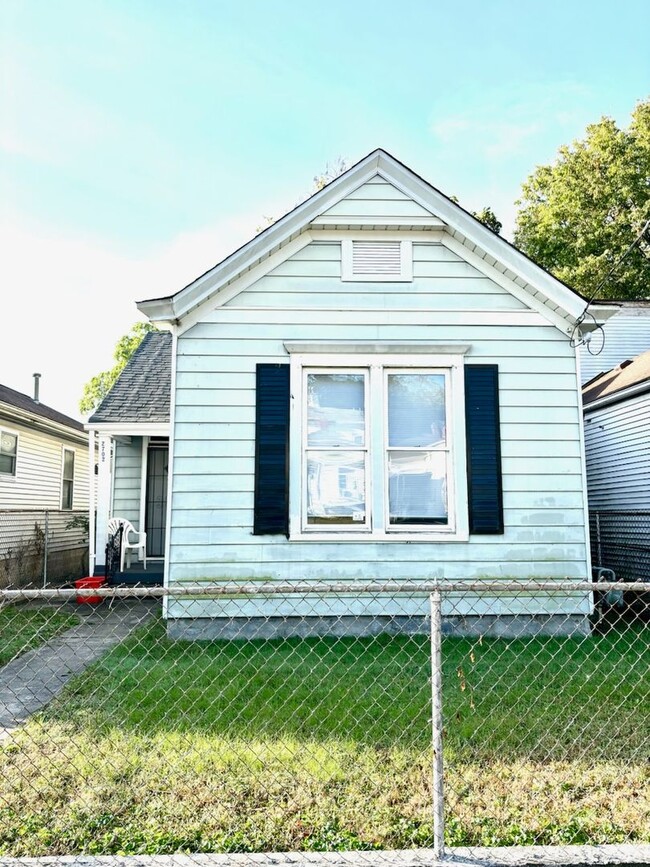 Primary Photo - Charming 2BR house in Portland- Section 8 ...