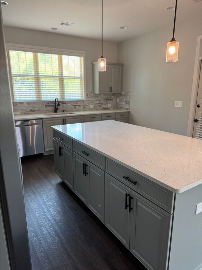 Building Photo - 9800 Bluestone Cir