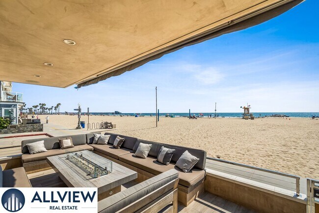 Building Photo - Stunning Beach House located on Newport Beach Boardwalk- 30+ Day Rental!
