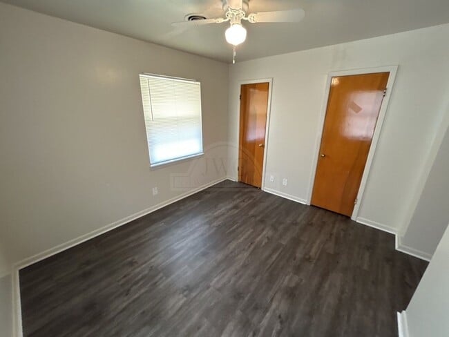 Building Photo - 1315 Zephyr Rd