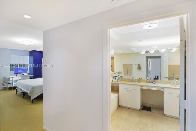 Building Photo - 4775 Collins Ave