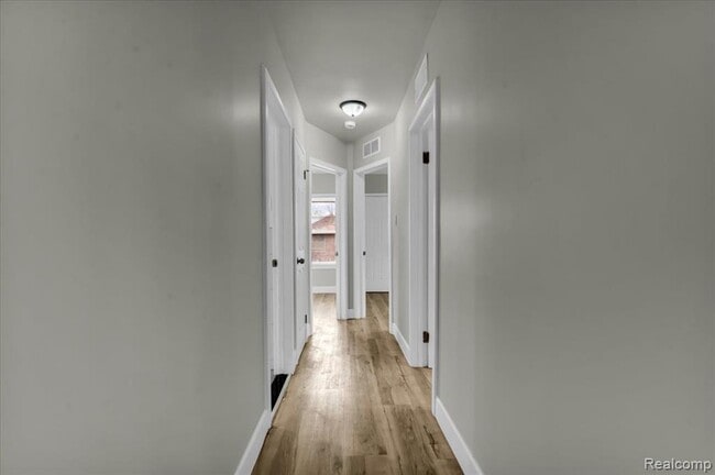 Building Photo - 14112 Mettetal St