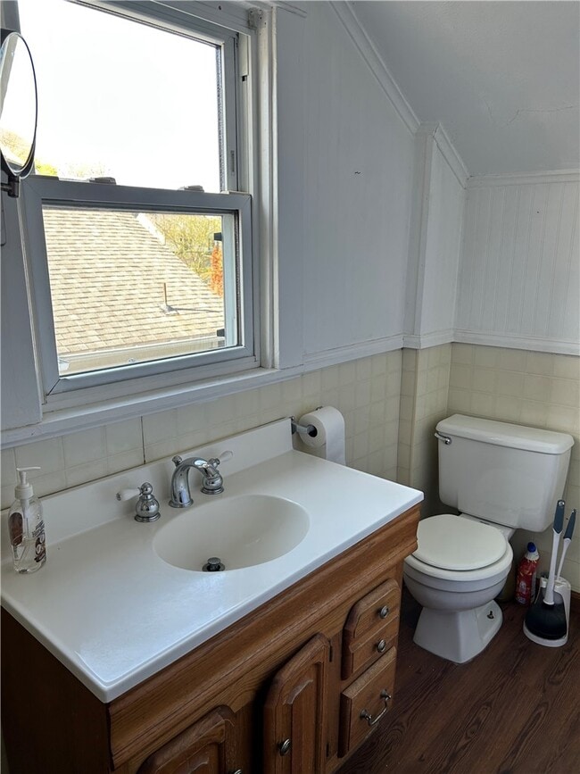 Building Photo - 970 Scio St