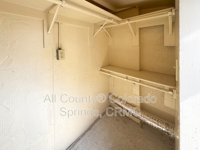 Building Photo - 209 S 25th St