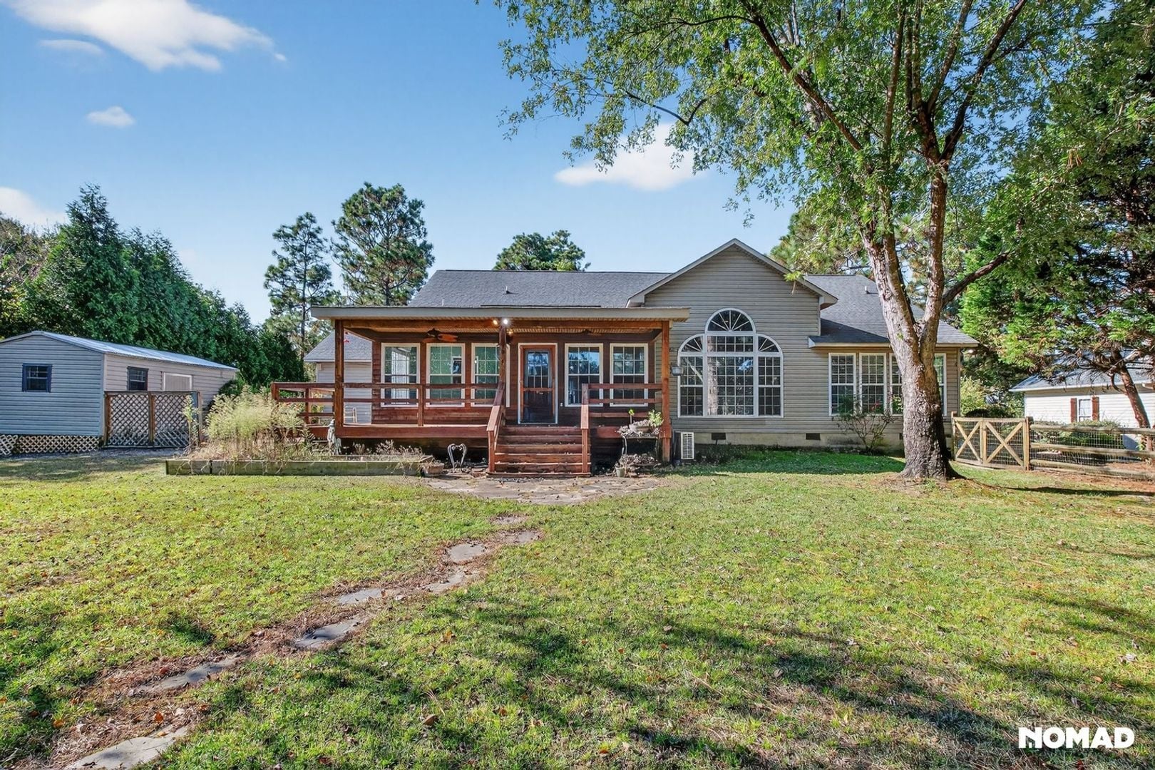 Building Photo - 124 Pinesage Dr