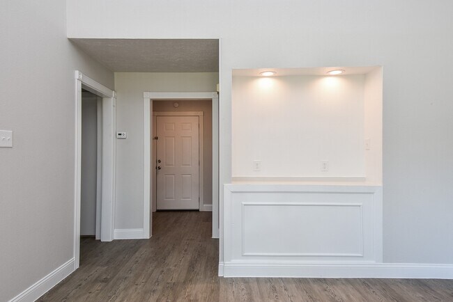 Building Photo - 13151 Walden Rd